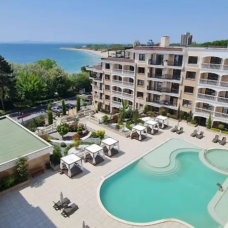 Valencia Gardens Terrace Apartment *